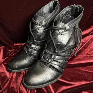 Hot Rated Ankle Boot Block Zip Up Heels Women’s Size 10 M In Black